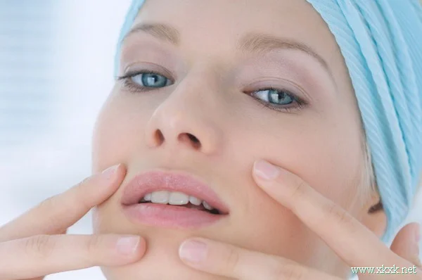 5分钟就能见效的瘦脸操