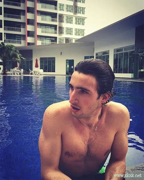 27岁女博士健身吸粉百万 颜值高美身材好