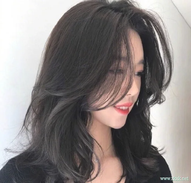 特别显温柔的九款女人卷发造型