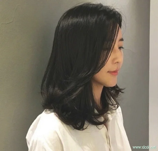 特别显温柔的九款女人卷发造型