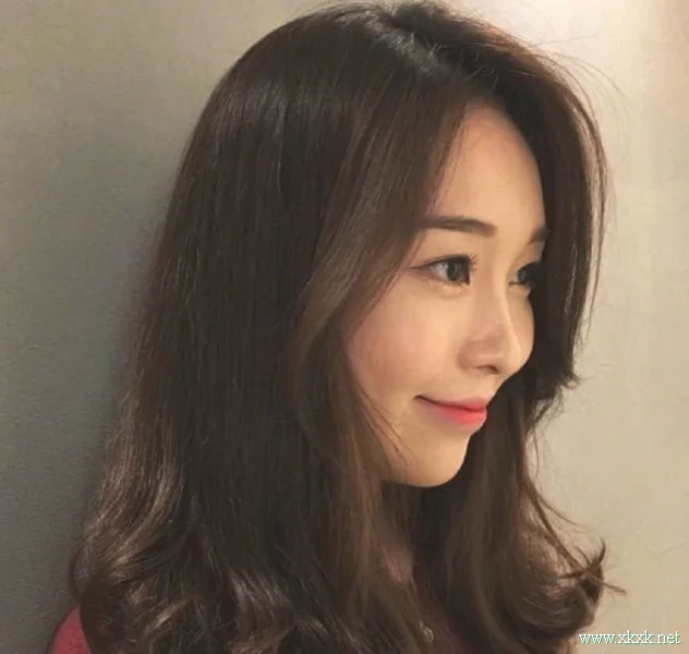 特别显温柔的九款女人卷发造型