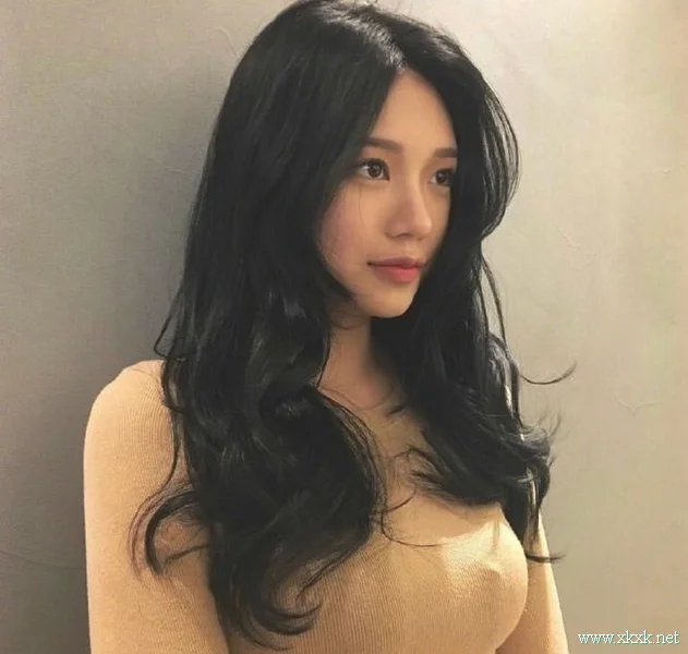 特别显温柔的九款女人卷发造型