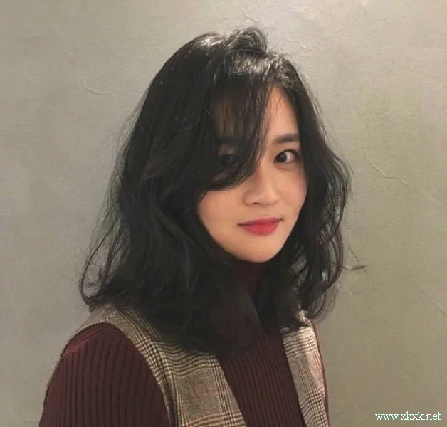 特别显温柔的九款女人卷发造型