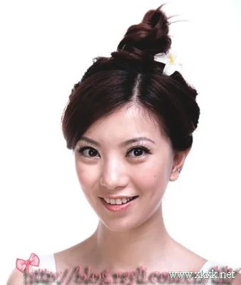 DIY清爽动人的夏日清爽盘发