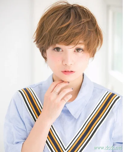 蘑菇头发型示范 时尚可爱还百变