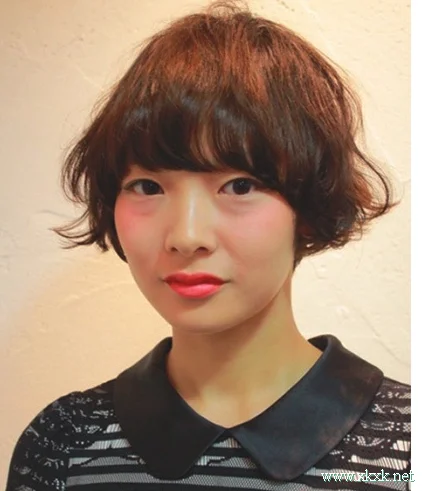 蘑菇头发型示范 时尚可爱还百变