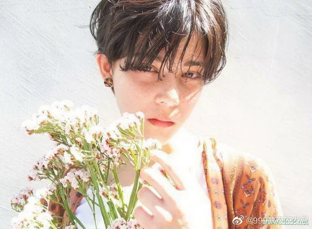 一组小仙女时下流行的日系发型