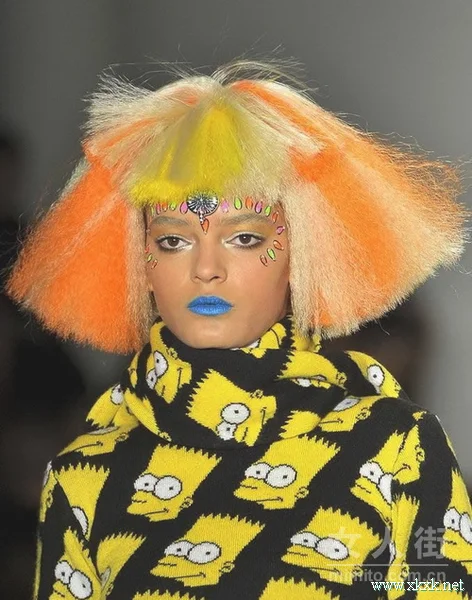 2012纽约时装周上演蓝色妖唇