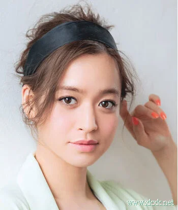 夏日百搭造型甜美扎发示范