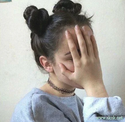 “萌妹子”发型推荐，试试可爱的双丸子头！