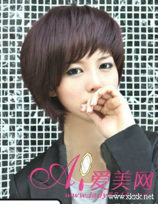 2012流行发型 女生修颜俏短发
