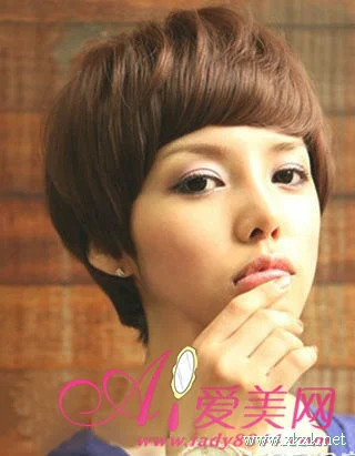 2012流行发型 女生修颜俏短发