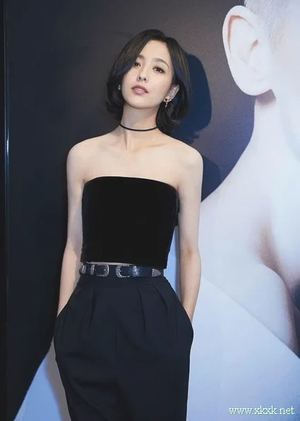 被短发的佟丽娅美到了，众明星靠发型逆袭