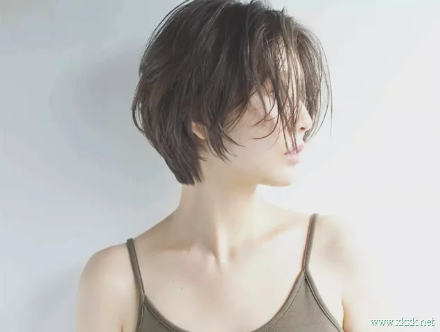 赶紧收藏！九款帅气的女生短发造型推荐