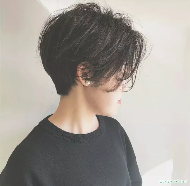 赶紧收藏！九款帅气的女生短发造型推荐