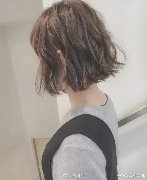 日系空气短发,中短发女生换发型推荐