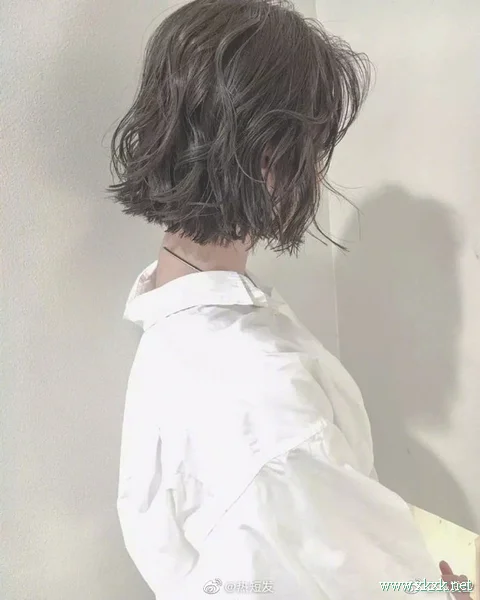 日系空气短发,中短发女生换发型推荐