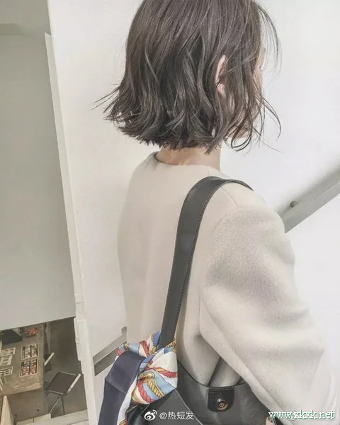 日系空气短发,中短发女生换发型推荐