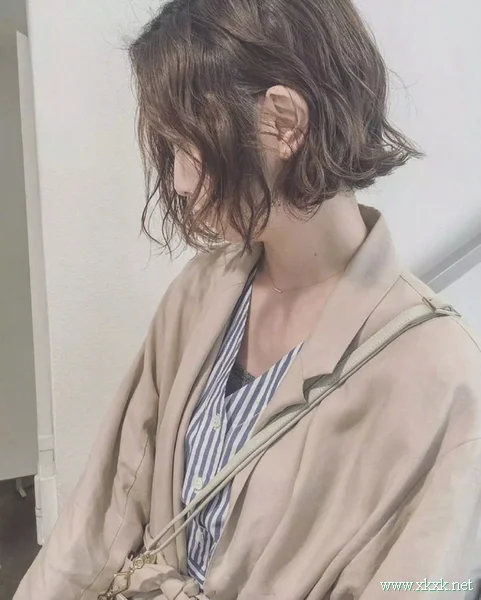 今天很流行的日系空气感短发图片