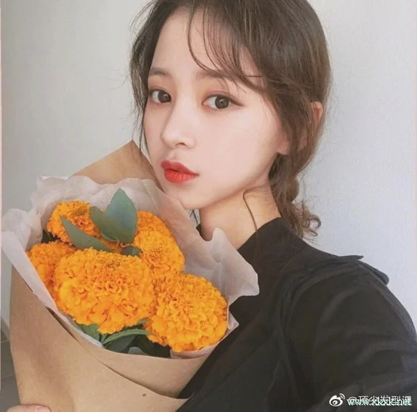 今年女生超流行“蛋卷头”,8款蛋卷头发型图片