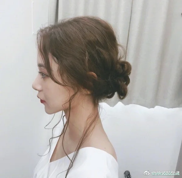 今年女生超流行“蛋卷头”,8款蛋卷头发型图片