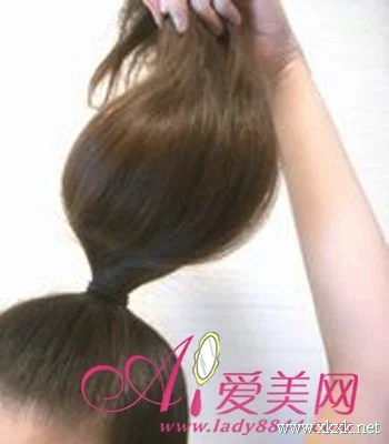 清爽丸子头 甩掉高跟也显高