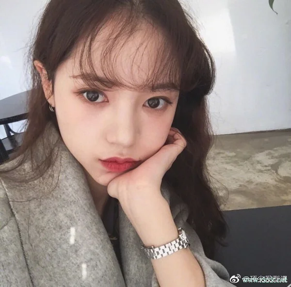 今年女生超流行“蛋卷头”,8款蛋卷头发型图片