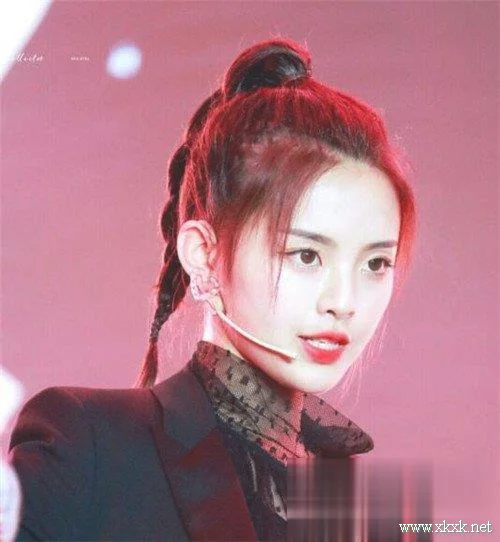 盘点杨超越发型大全 甜美清新时尚百变