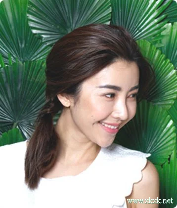 女生侧马尾DIY 没时间洗头也不怕