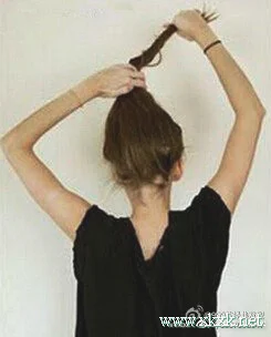 GET！日式蓬松凌乱的丸子头扎法