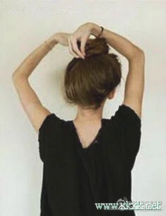 GET！日式蓬松凌乱的丸子头扎法