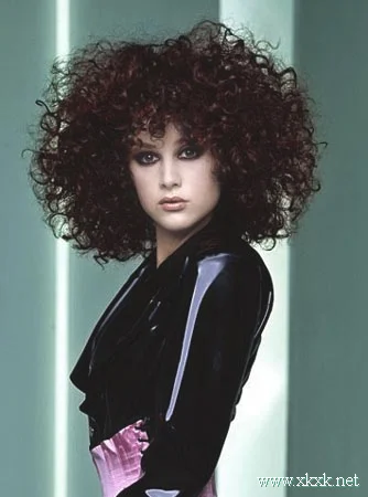 6款爆炸头推荐 令短发迅速摆脱平庸感