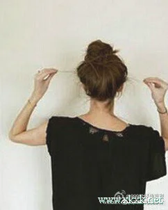 GET！日式蓬松凌乱的丸子头扎法