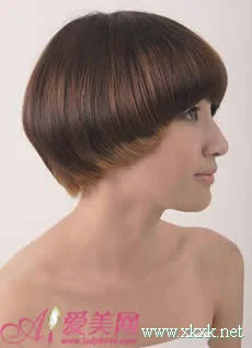 今年秋冬换什么发型? 三款可爱短发迎岁末