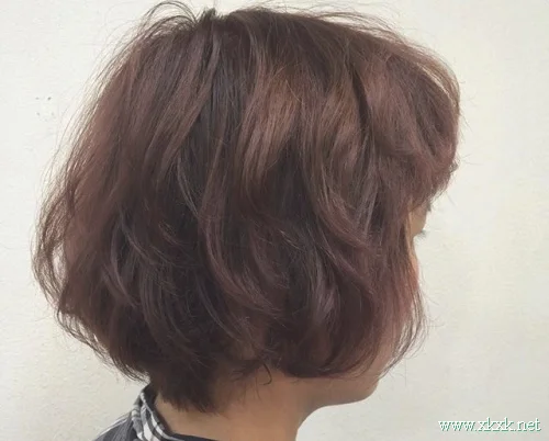 跟日本萌妹学“BOB蘑菇头”女人味十足