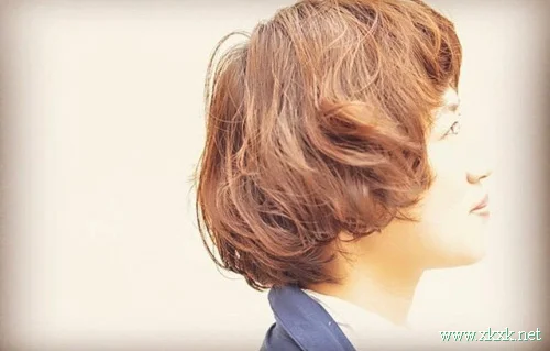 跟日本萌妹学“BOB蘑菇头”女人味十足