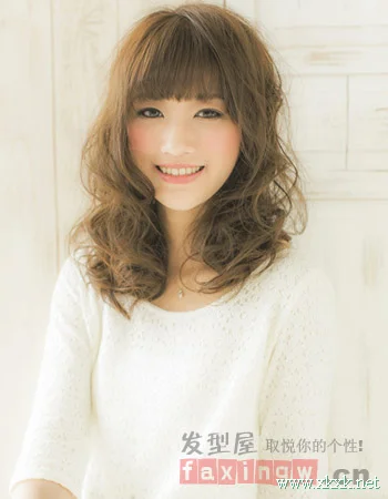 最新日系烫发发型 做贤淑温婉小女人