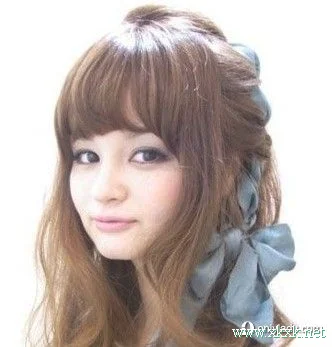 女生甜美感的时尚瘦脸发型