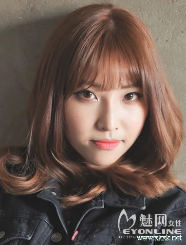 韩式女生空气刘海发型 时尚甜美首选发型