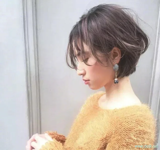 短发控小姐姐的必杀技，撇耳与刘海最重要！