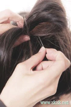 新奇!可爱! 蝴蝶结发型9步骤DIY