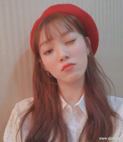 李圣经示范女生长发超级好看