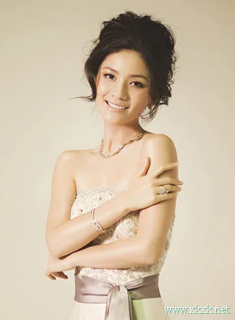 胡可,09年新娘发型