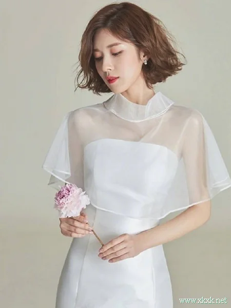 准新娘的发型与礼服搭配参考