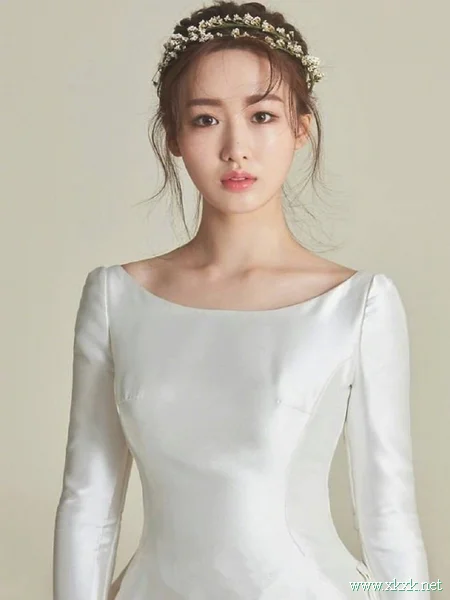 准新娘的发型与礼服搭配参考