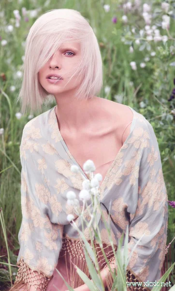 AVEDA 2015春夏发型趋势：高岭之花