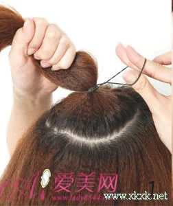 教你史上最Q的发型! 4步DIY发型超简单