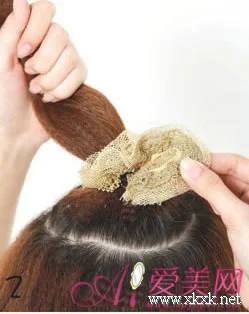 教你史上最Q的发型! 4步DIY发型超简单