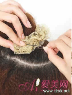 教你史上最Q的发型! 4步DIY发型超简单