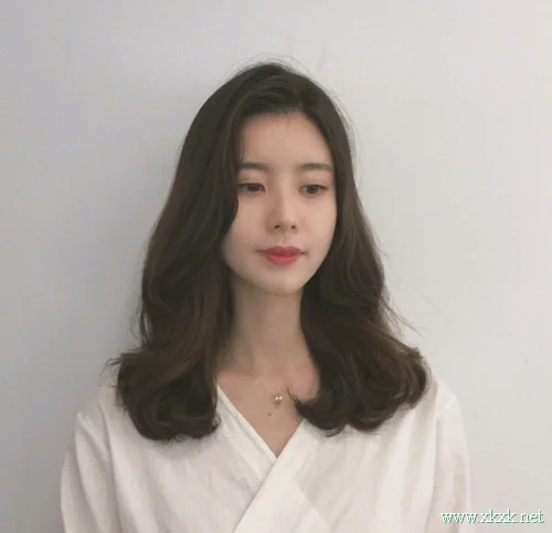 最美三七分中长发，特别彰显出女人味 ​​​​